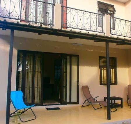 Residence Frangipani Pereybere Beach Buitenkant foto